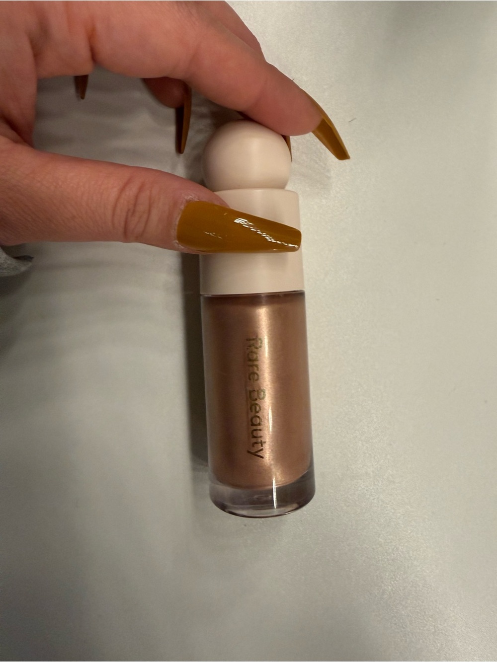 Rare Beauty Positive Light Liquid Luminizer-MESMERIZE Full Size 🩷✨